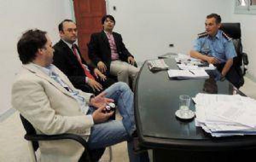 Mera se reuni� con el jefe de Polic�a, por las amenazas de narcos a su familia