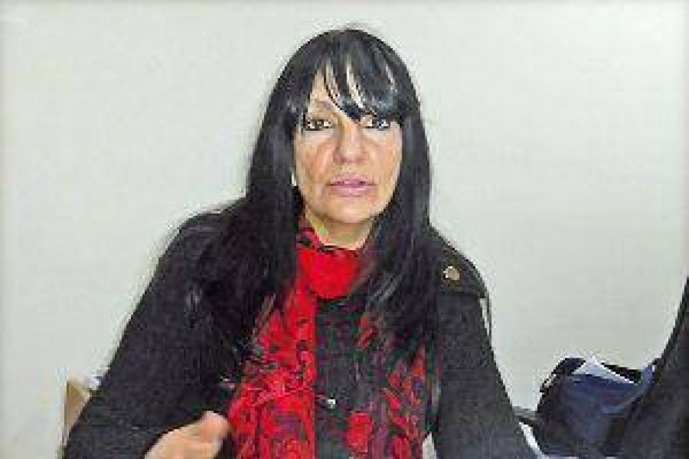 Citan a 4 sujetos en el caso de la joven que despert� con 2 hombres en la cama