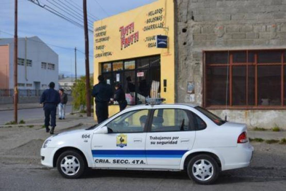 Cinco j�venes fueron detenidos por robar mercader�a de un kiosco