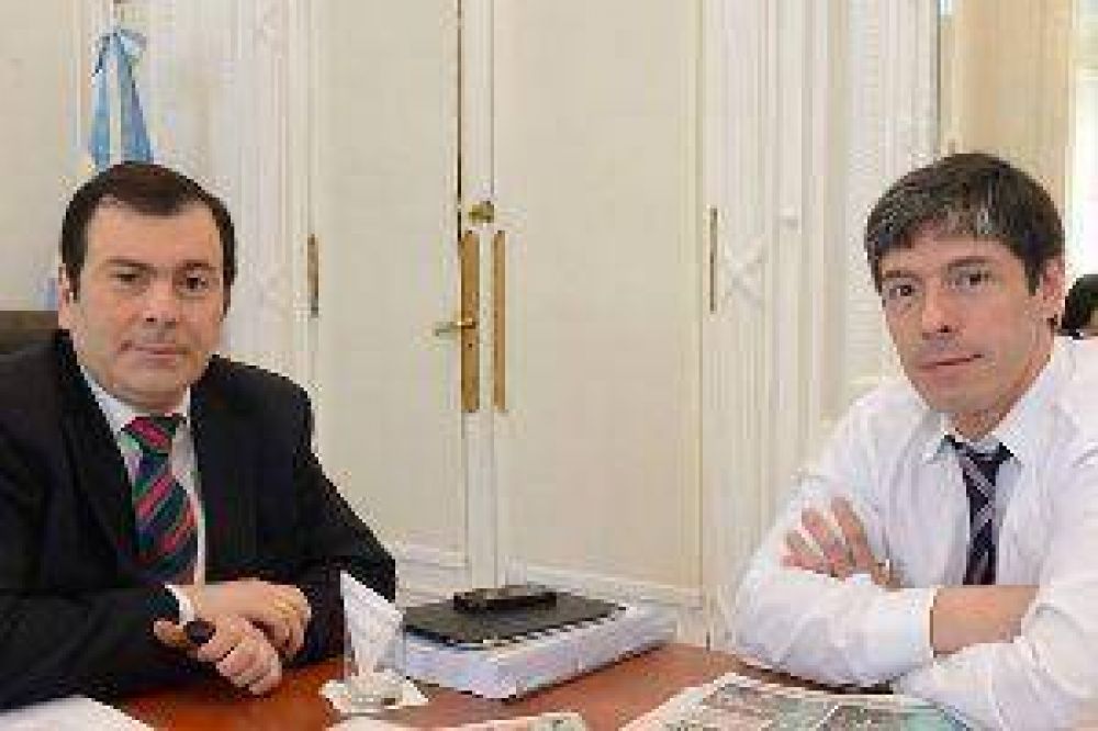 Zamora resalt� a Abal Medina que "gran parte del triunfo es por el apoyo de la Naci�n"