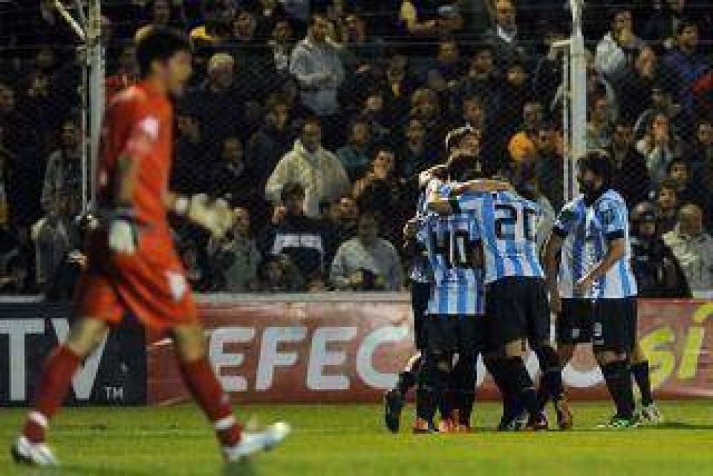 Racing se sac� "la mufa" en Bah�a