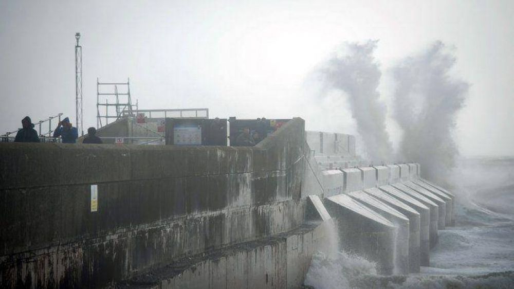 La primera gran tormenta de la temporada dej� al menos 11 muertos en Europa
