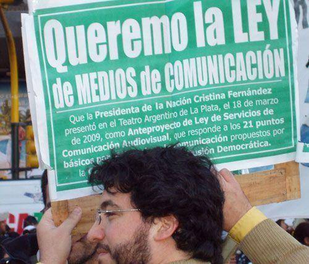 Festejos por la Ley de Medios en la Plaza San Mart�n