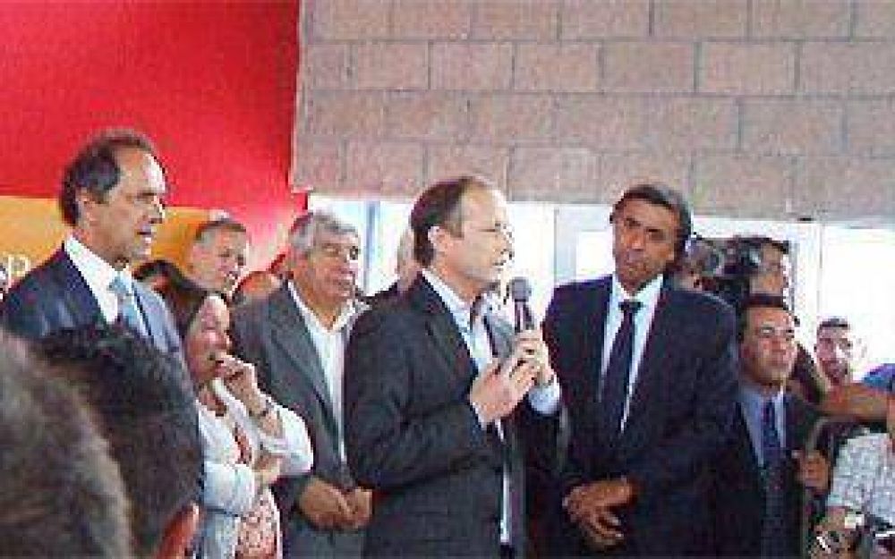 Tras la derrota, Scioli encabez� un acto con Insaurralde en Budge