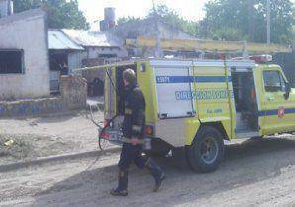 Atrap� al ladr�n y c�mplices le quemaron la casa