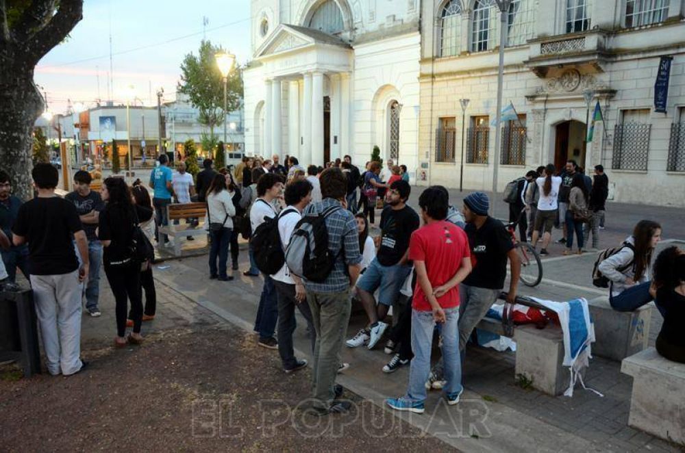 En Olavarr�a tambi�n mostraron su apoyo a la Ley de Medios