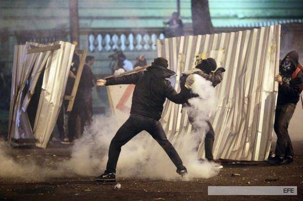 Dilma Rousseff lament� al joven muerto y teme una nueva ola de protestas