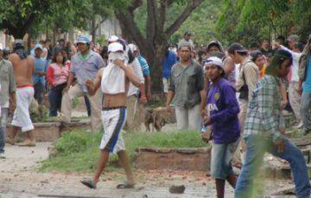 Un piquete frente al barrio Toba termin� con un polic�a baleado