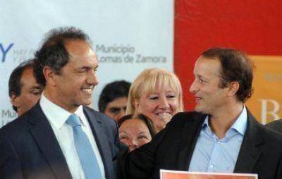 Despu�s del cruce: Scioli se mostr� con MI