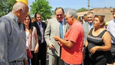 Alperovich anunci� que gestionar� importantes obras de infraestructura