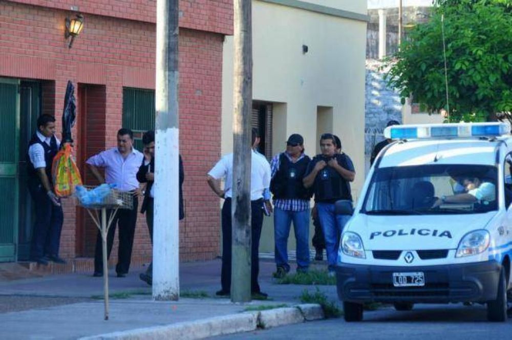 Hallaron un arsenal en otra casa de Sirnio
