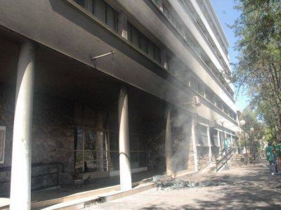 Trabajadores continuaron con su protesta en Arquitectura