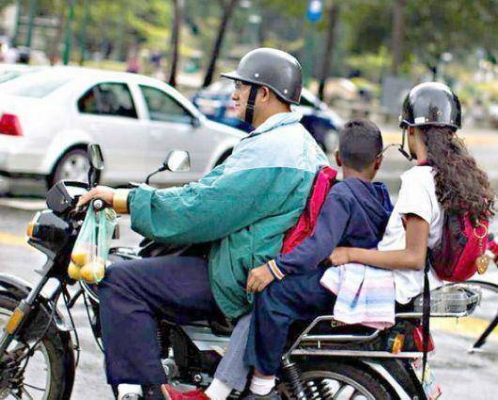 La Comuna buscar� detener la cantidad de siniestros de motos con "sobrecarga"