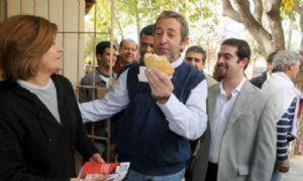 Imparable, Cobos se puso la campa�a al hombro