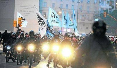 Pol�mica entre los motoqueros y la Ciudad por supuestas multas