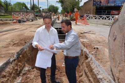Piana recorri� la tercera etapa de las obras en la cuenca del arroyo Soto