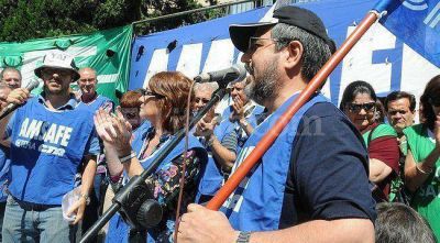 Amsafe condicion� el inicio de las clases a un acuerdo de aumento salarial