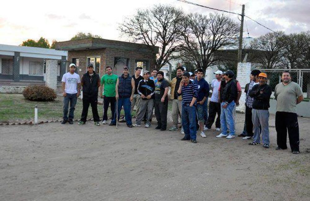 Frigorfico Uriburu: los trabajadores tomaran la planta por un posible remate de las instalaciones