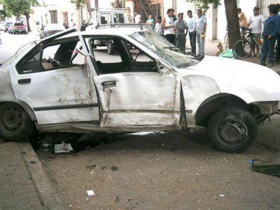 Violento accidente de tr�nsito se cobr� la vida de dos vecinos