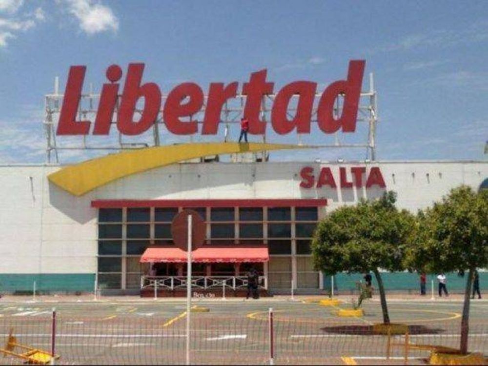 Dieciocho empleados demorados por un robo