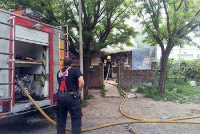 Incendio en una vivienda del barrio Mariano Moreno: las p�rdidas fueron totales
