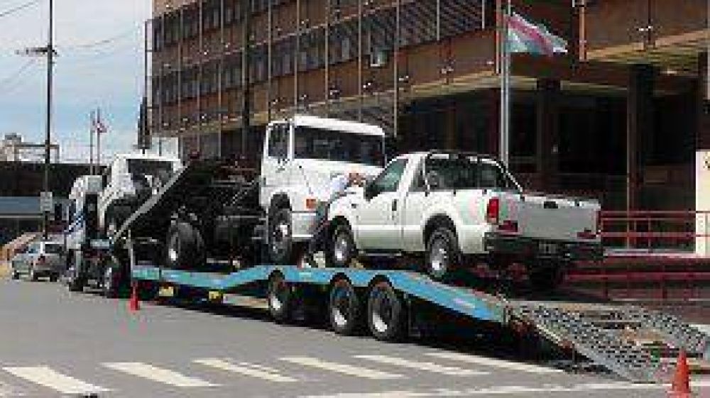 Llegaron dos nuevos veh�culos comprados para Obras P�blicas