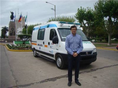 El Hospital cuenta con una nueva ambulancia