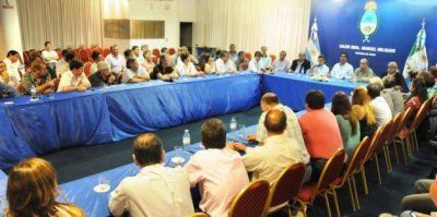 Capitanich ante muchos dirigentes analiz� el escenario nacional y provincial