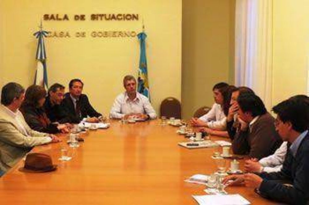 BUZZI SIGUE SIN DAR LOS NOMBRES DE SU NUEVO GABINETE