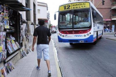 El giro de colectivos torna peligrosa una esquina c�ntrica