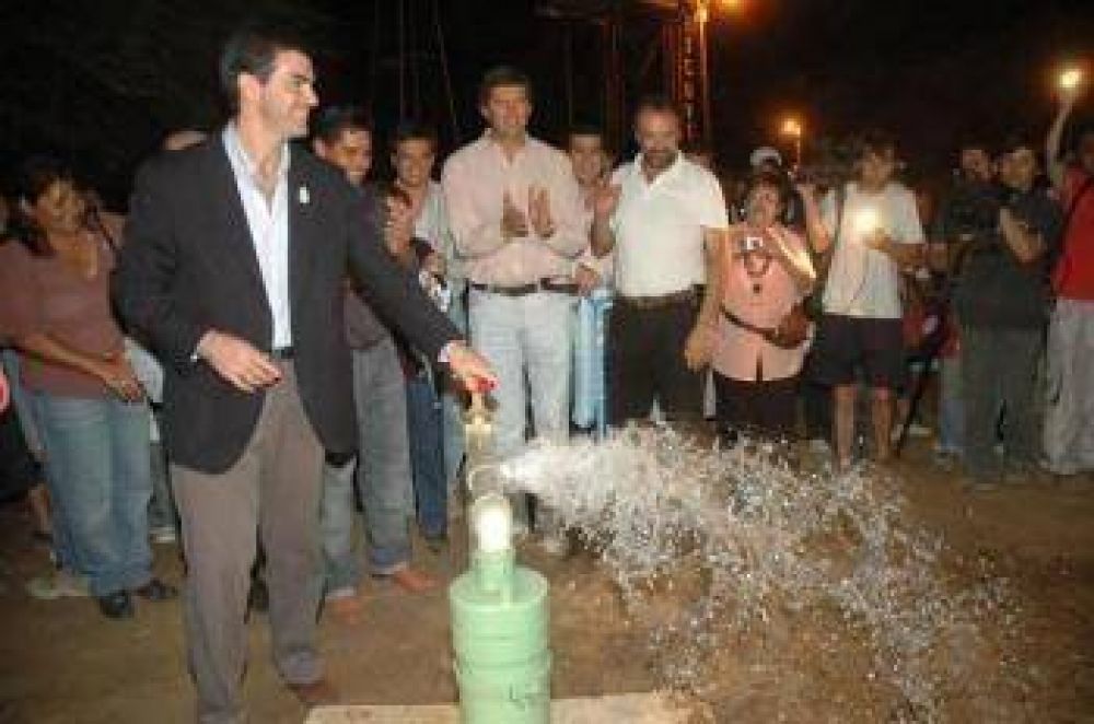 El gobernador Urtubey inaugur� obras en Santa Victoria Este. 