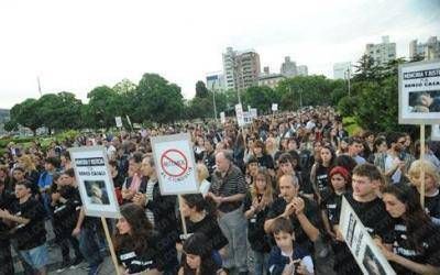 La Plata: Marcharon en pedido de Justicia por Renzo Casali