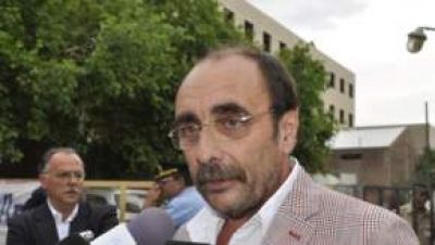 El Embajador de Uruguay vino a interiorizarse en la salud del Gobernador