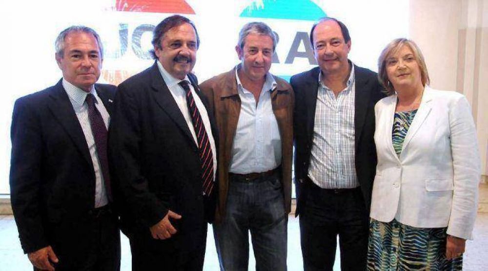 La UCR reivindic� a Alfons�n y festej� sus triunfos electorales