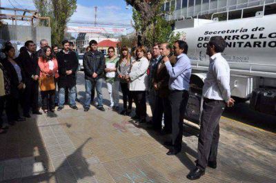 Nuevo cami�n cisterna y cine m�vil para el Municipio