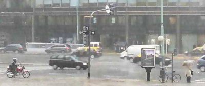 Un muerto en C�rdoba y precauci�n en Buenos Aires por la llegada de una fuerte tormenta