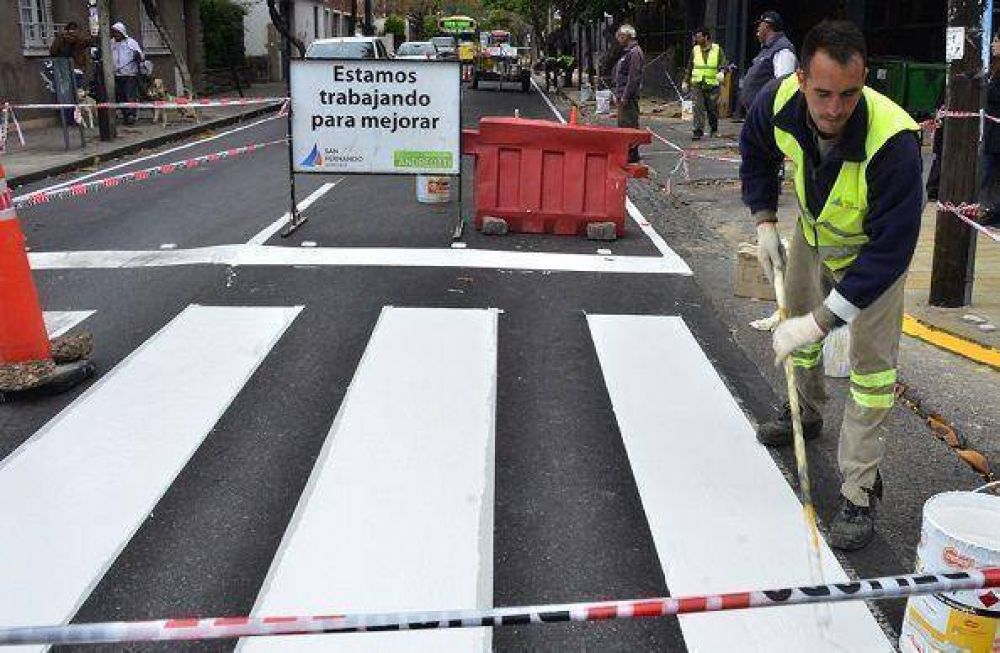Contin�a el plan integral de pintura vial en el partido de San Fernando