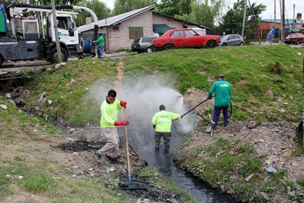 Limpieza en la Cava de San Isidro para prevenir inundaciones