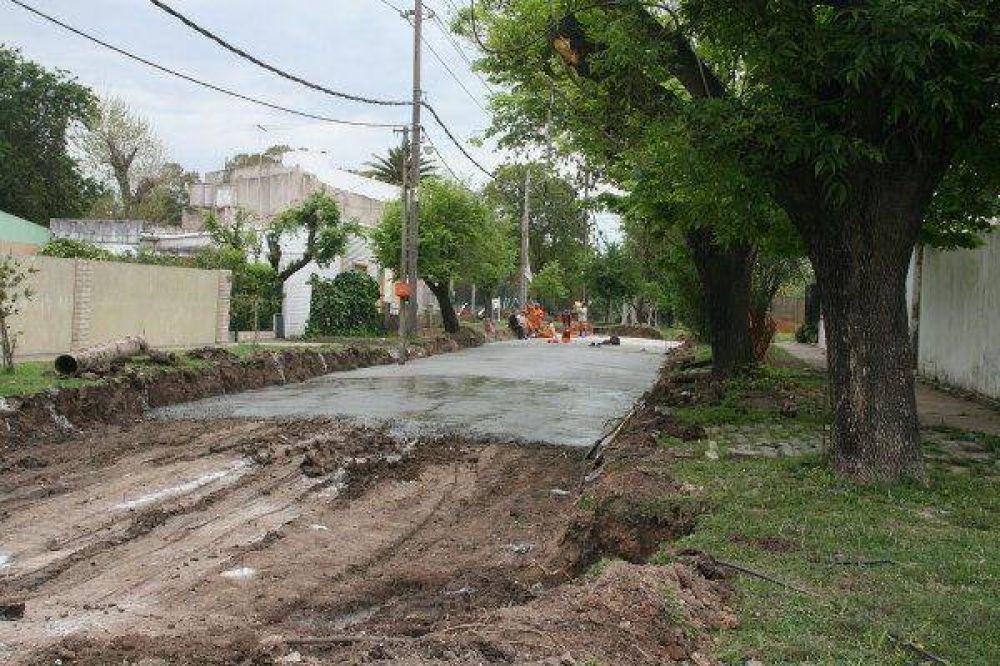 Obras de pavimentaci�n en toda Ensenada