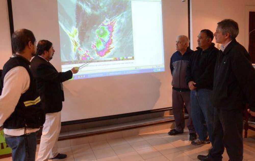 Se esperan fuertes vientos, lluvia y posible ca�da de granizo