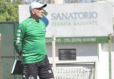 Marcelo Fuentes se hizo cargo ayer de la conducci�n t�cnica de Sarmiento