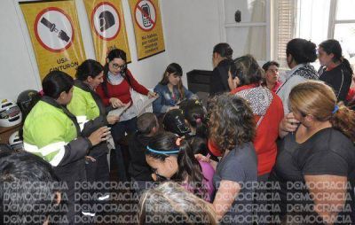 El Municipio entreg� 300 cascos para chicos que van a la escuela