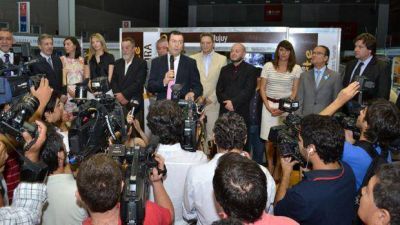 Qued� inaugurada la IV edici�n de la Feria del Libro