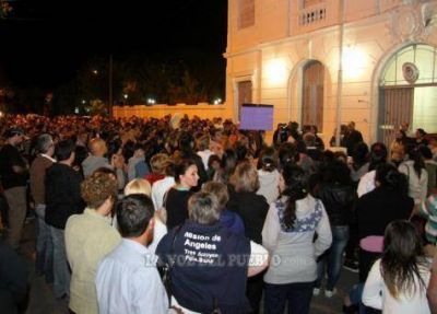 Cientos de personas marcharon para que procesen a toda la familia Zu�iga