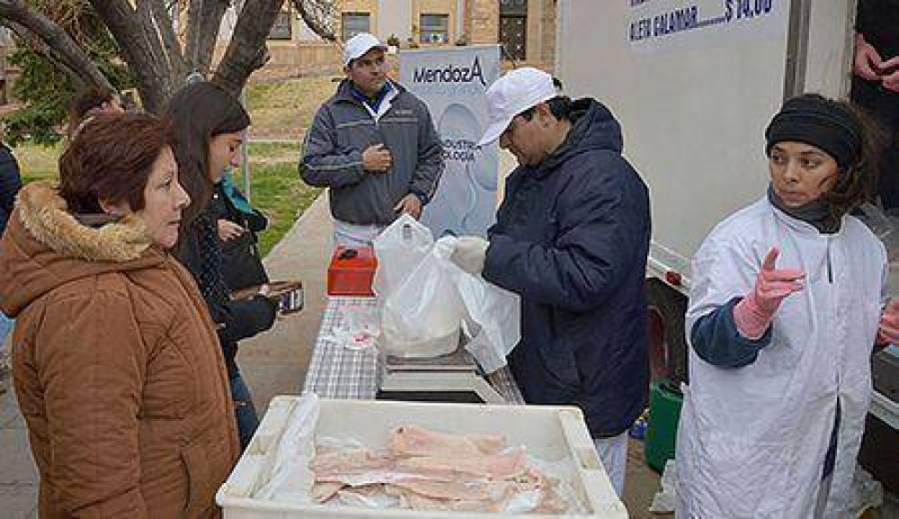 Pescado para Todos: en 100 d�as se vendieron 37 mil kilos