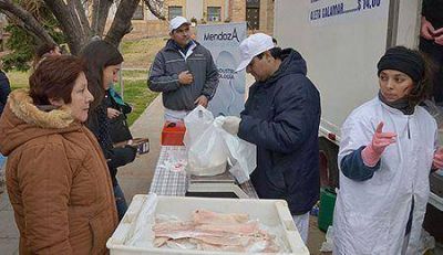 Pescado para Todos: en 100 d�as se vendieron 37 mil kilos