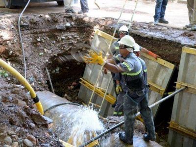 Descubren otra rotura en el acueducto de Luj�n y planifican un corte para la pr�xima semana