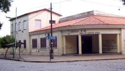 Ordenan sacar c�maras instaladas dentro de una escuela
