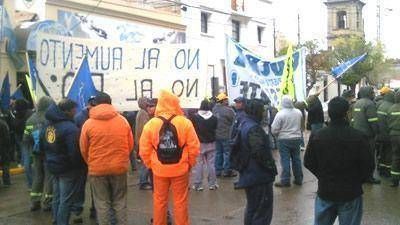 Repudiable agresi�n a Gabella y Menghini en las puertas del Concejo