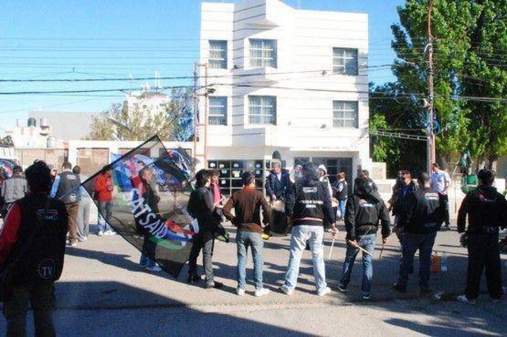 Canal 2: �No tenemos personal en negro ni estamos en infracci�n�